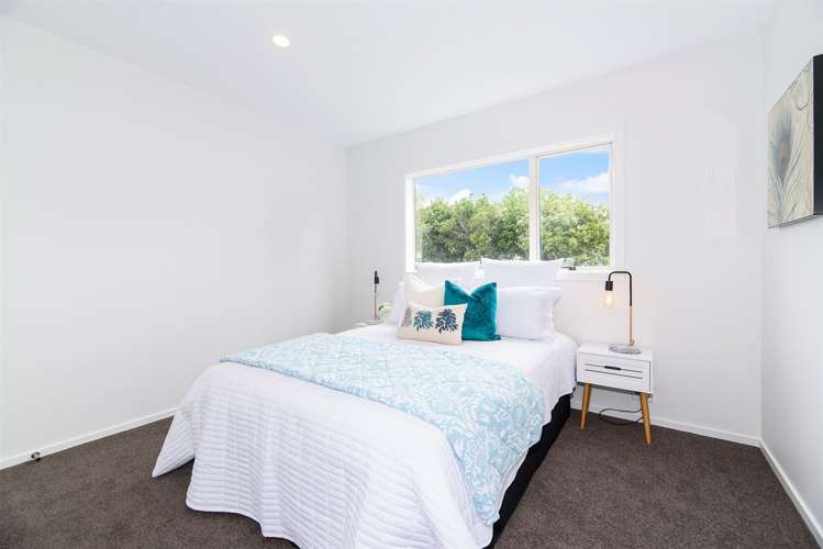 1/14 Fields Parade Oteha_11