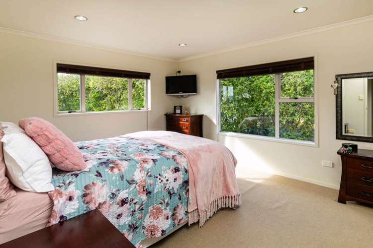 9 Dressage Lane Greenhithe_15