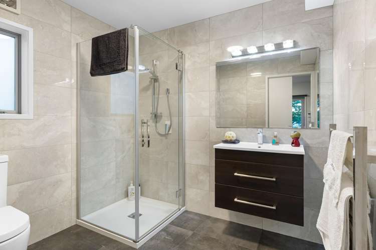 202 Vipond Road Stanmore Bay_17
