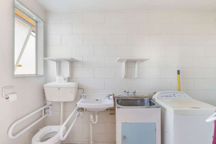 3/14 Church Square Addington_13