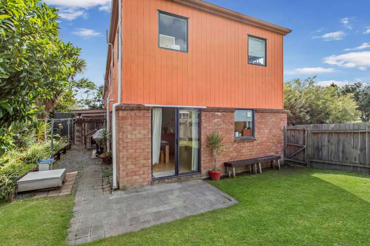 22 Reid Road New Lynn_6