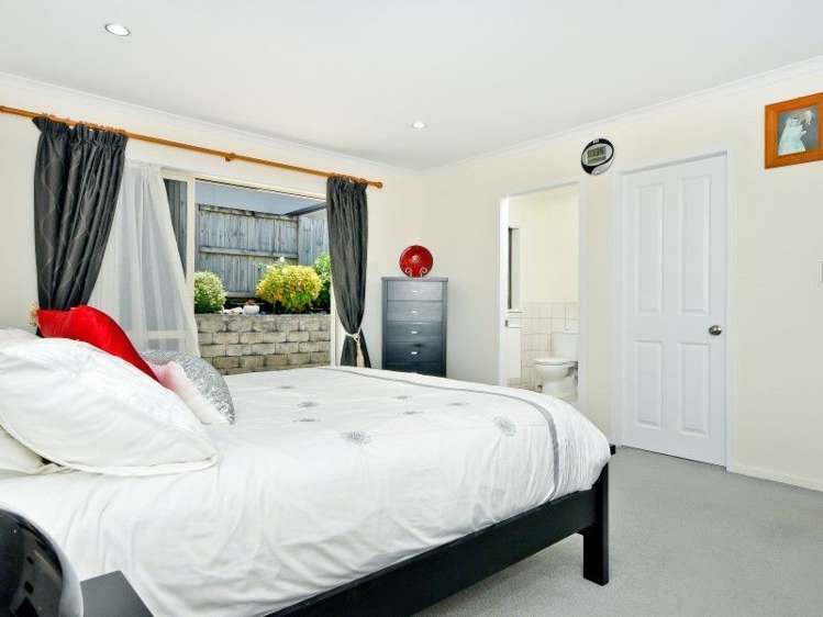 96 Farnborough Drive Grandview Heights_6