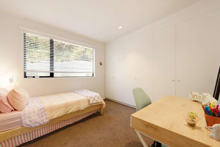 21 Erica Pabst Way Island Bay_9