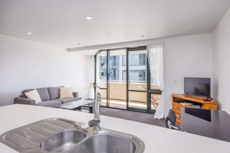 7f/22 Beresford Square Auckland Central_13