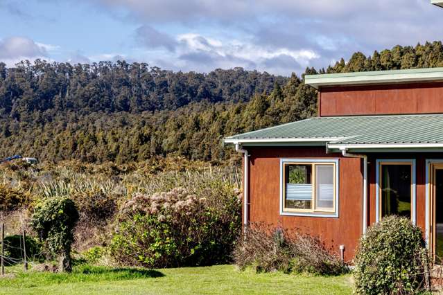 99 The Strand Okarito_2