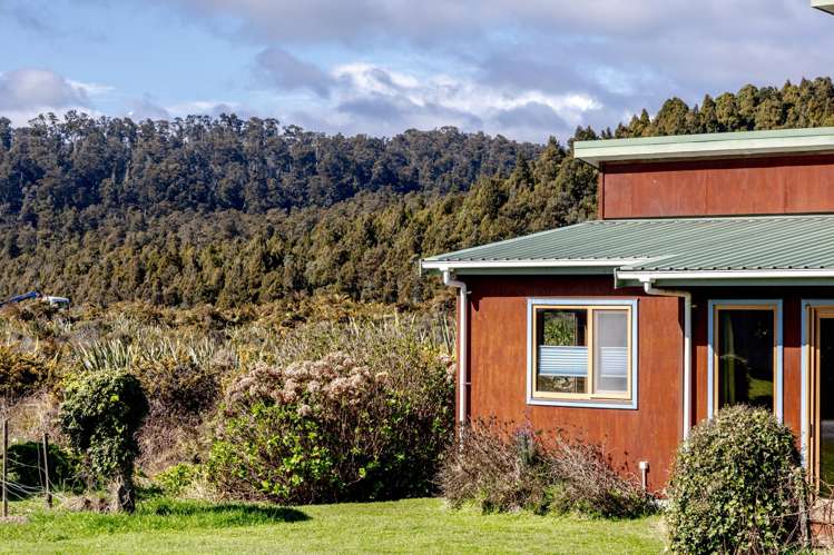 99 The Strand Okarito_2