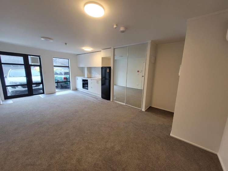 2/12 Nikau Street 10021_2