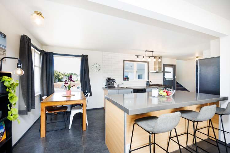 18 Somerset Crescent Highbury_6