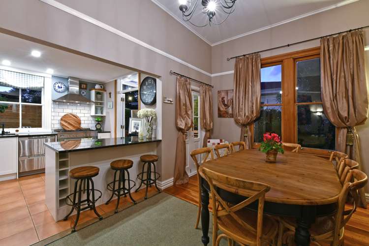 2 Barton Road Heretaunga_15