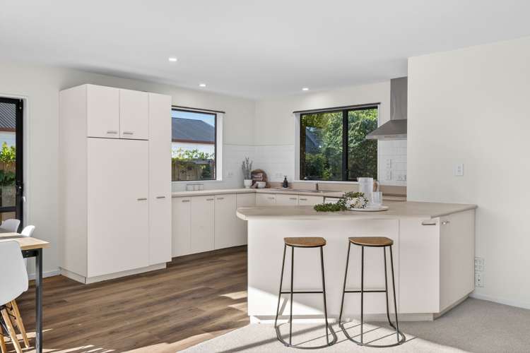 2/8 Fovant Street Russley_8