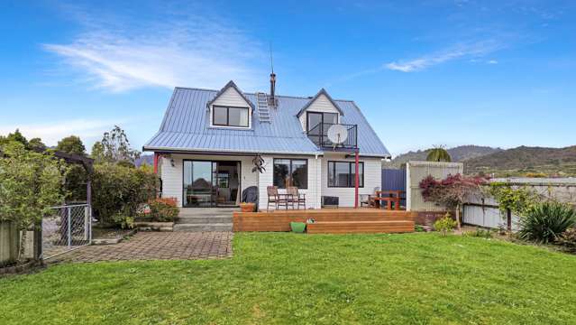 Spacious family home in Ross