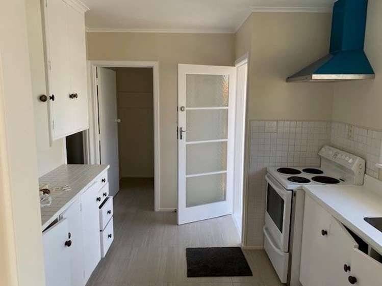 206 Edmonton Road Te Atatu South_6