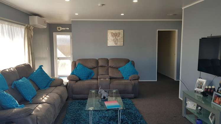 2/13 Bunnythorpe Road Papakura_13