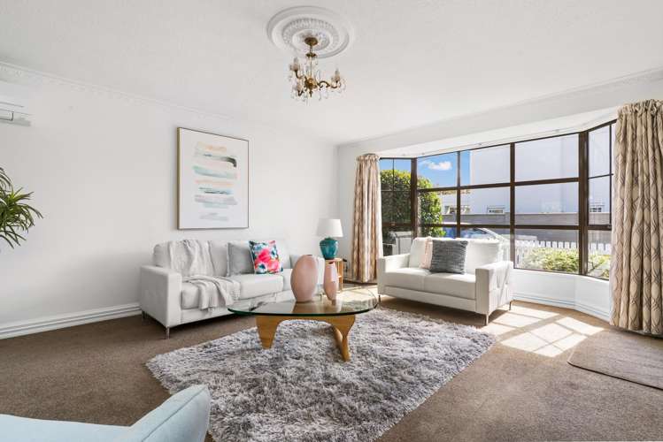 2/11 Office Road Merivale_3