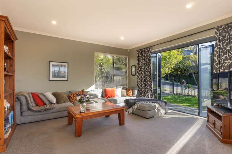7 Frenz Drive Titirangi_5