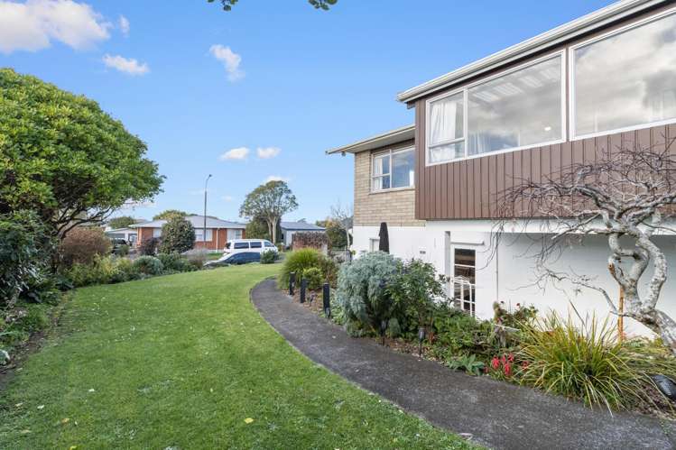 6 Julian Place Westown_15