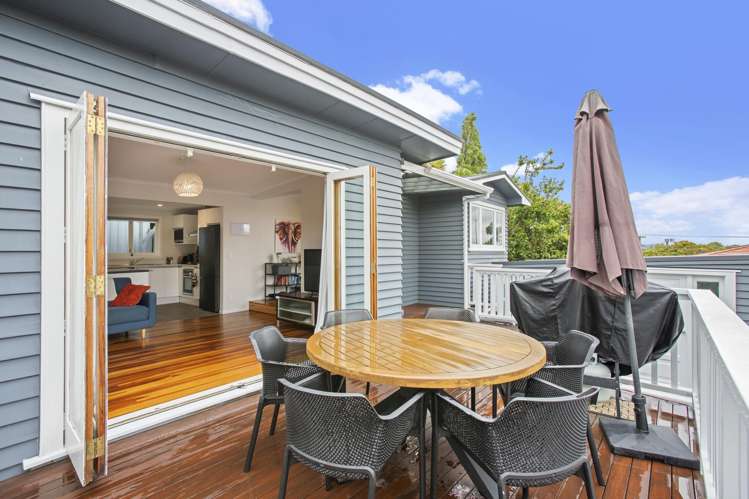 83 Mcleod Road Te Atatu South_17