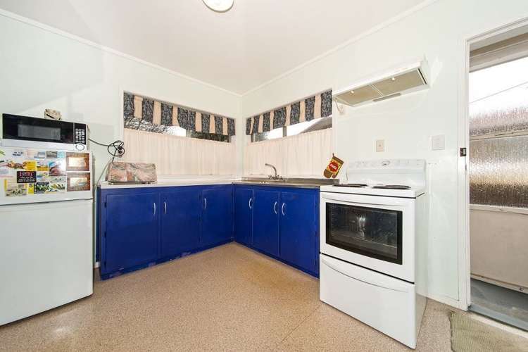 1/225 Edmonton Road Te Atatu South_3