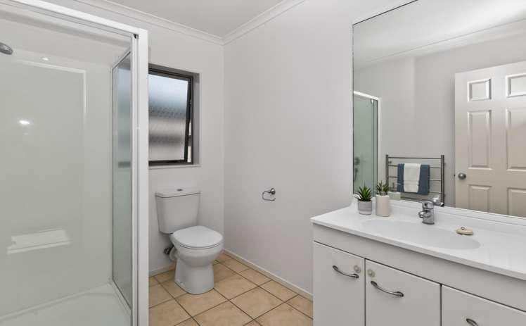 6 Nier Place East Tamaki Heights_9