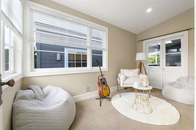 134 River Road Hamilton East_26