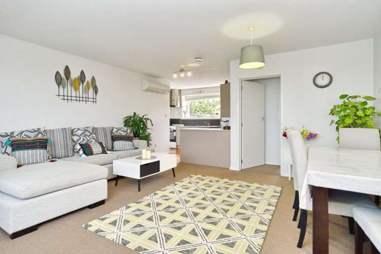 2/25 Blighs Road Strowan_8