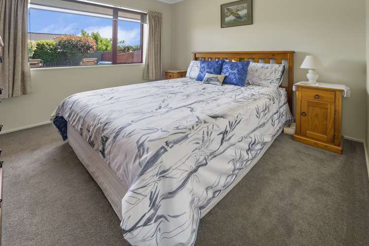 23 Stead Crescent Stoke_11