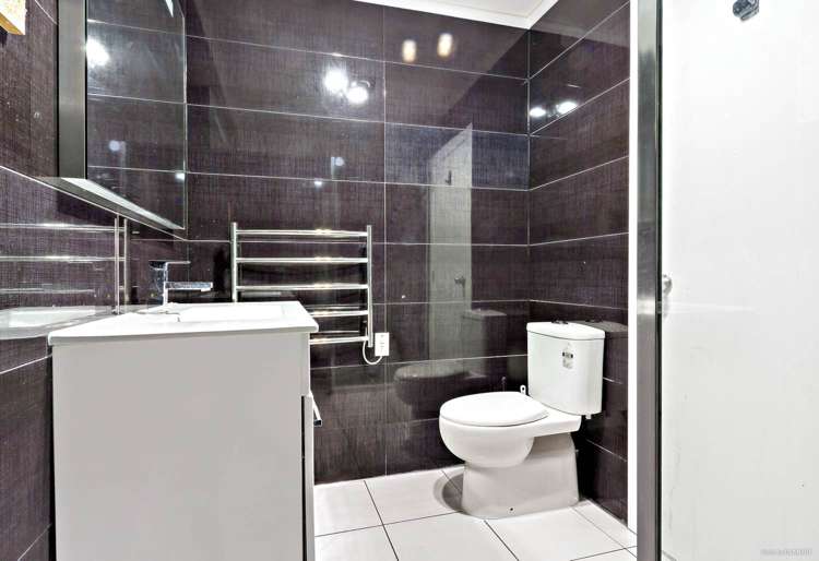 38 Sylvan Crescent Te Atatu South_10