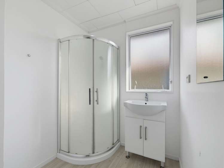 9 Norrie Smith Avenue Flat Bush_5
