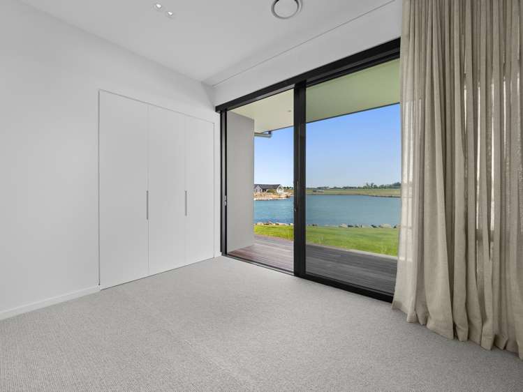 25 Bridgewater Quay Lake Hood_25