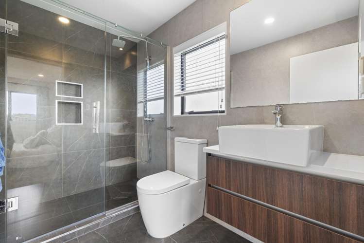 8 Dinning Road Riverhead_21