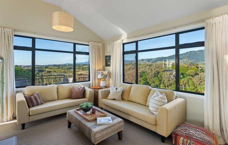 8 Beachview Grove Peka Peka_9