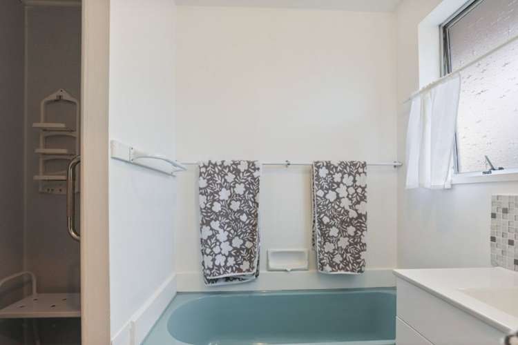 2/23 Lake Terrace Road Burwood_16
