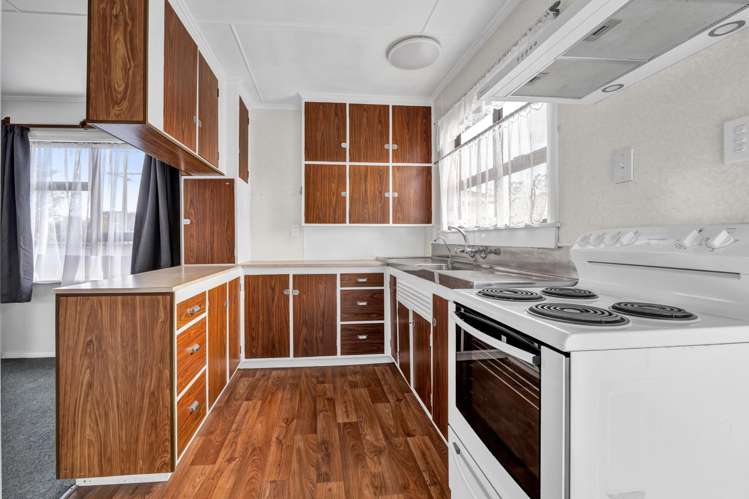 102 Brecon Road Stratford_3