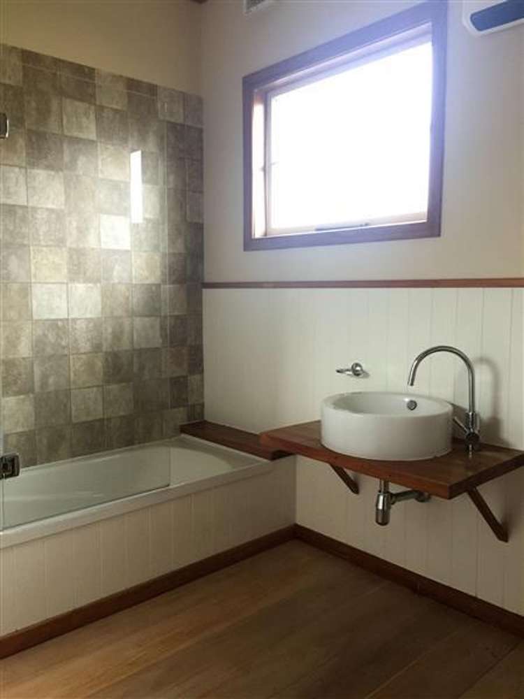 26 Jenner Road Toi Toi_5