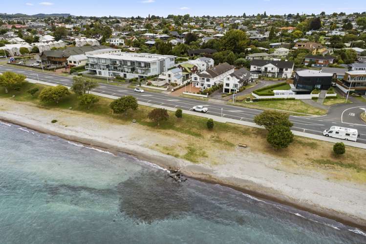 2/116 Lake Terrace Taupo_14