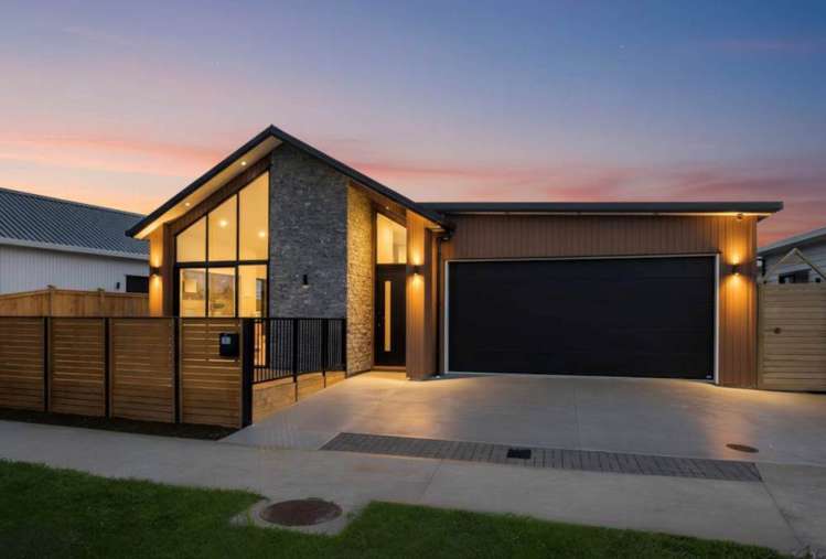 12 & 14 Tuwai Crescent_2