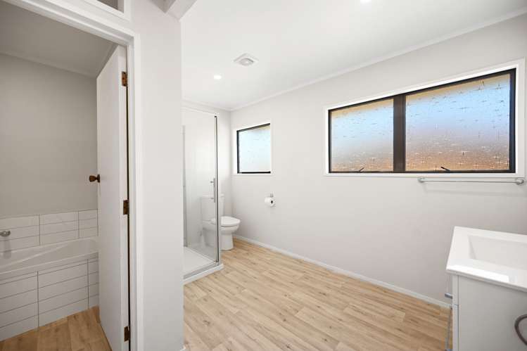 83 Gilbass Avenue Hamilton Lake_13