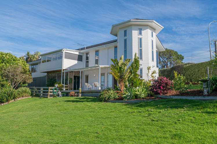 1/4 Roberts Road Matakatia_1