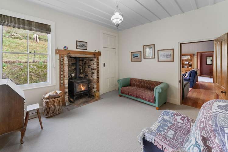 121 Pretty Bridge Valley Road Wakefield_11