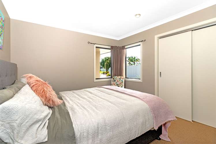 7 Pohutukawa Grove Lytton West_13