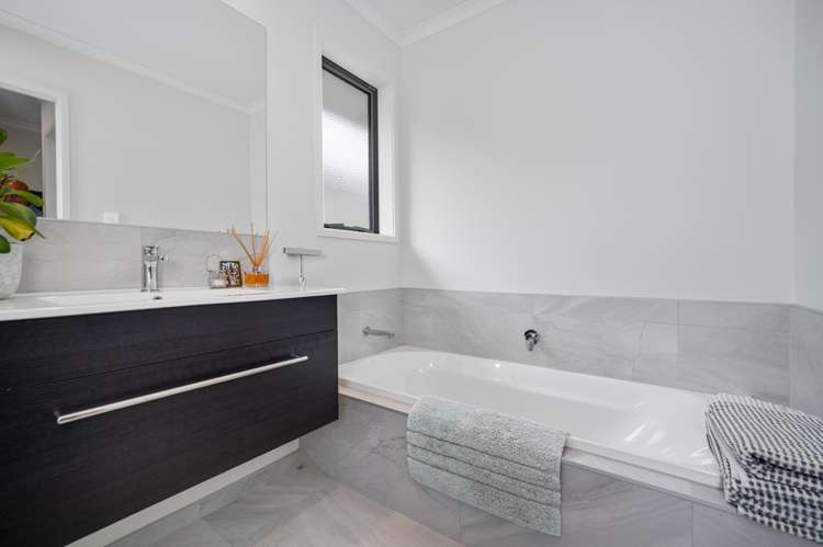 2 Kahawai Close Pyes Pa_15