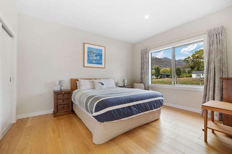 43 Benmore Place Glenorchy_11