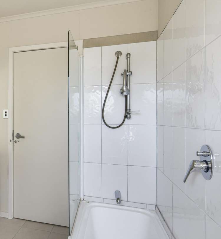 9 Kirkway Raumati Beach_19