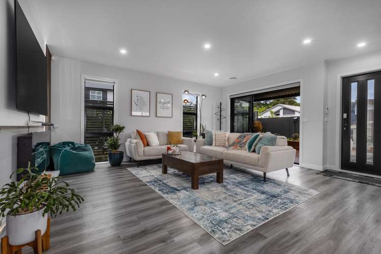 41 Karearea Avenue Porirua_2