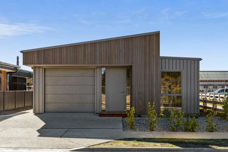 146 Burdon Loop Lake Hawea_16