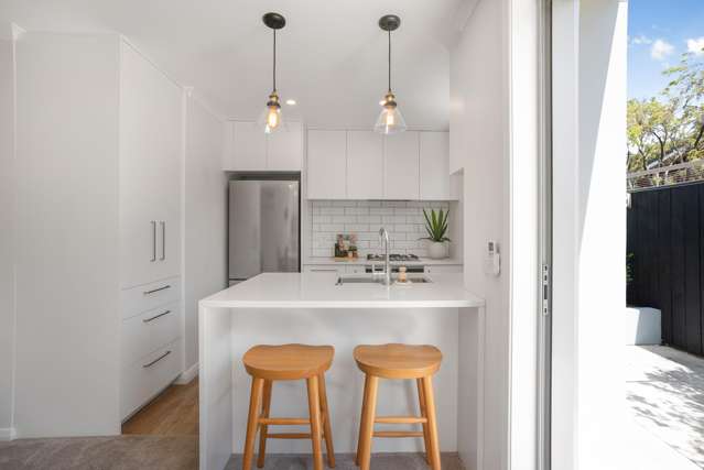 10 Lucern Lane Petone_3