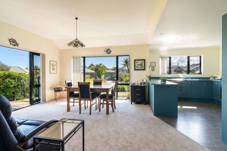 11 Kingsford Drive Stoke_3