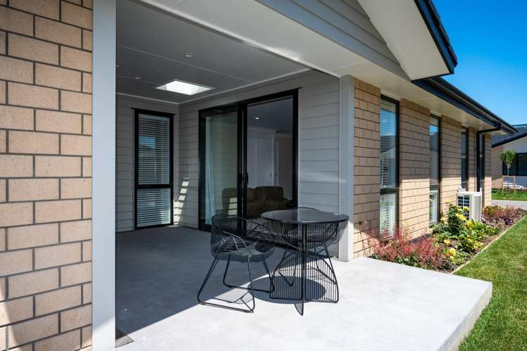 52 Read Crescent, LOMBARDY, Willowbrook Community Clive_4