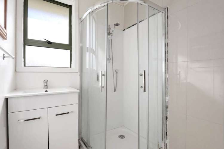 7 Velvet Crescent Otara_8