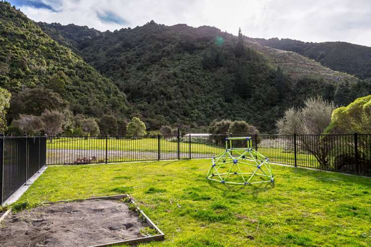 944 Mangatarere Valley Road West Taratahi_15